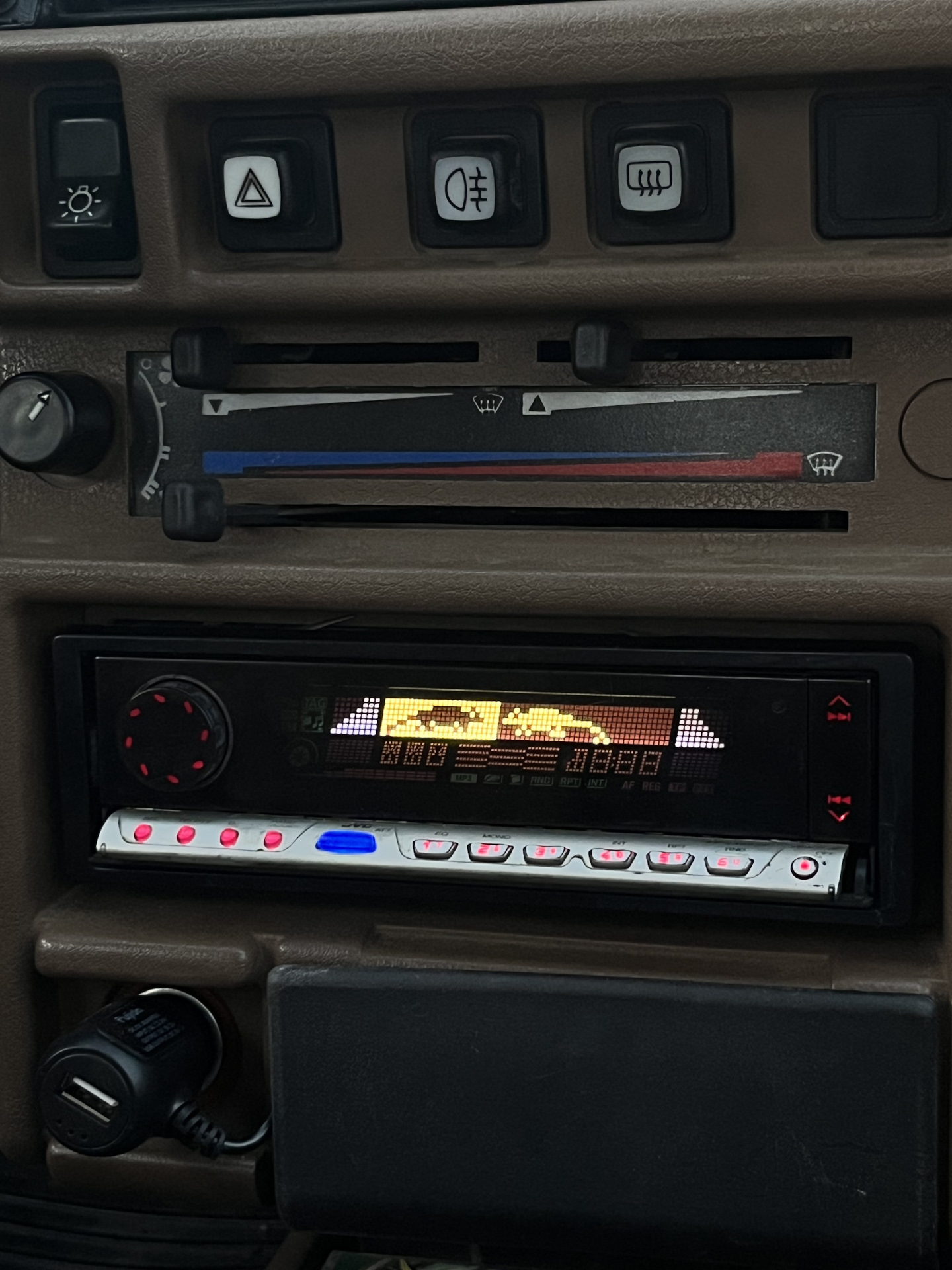 Магнитола jvc kd lx555r. Jvc chameleon kd-lx110r.