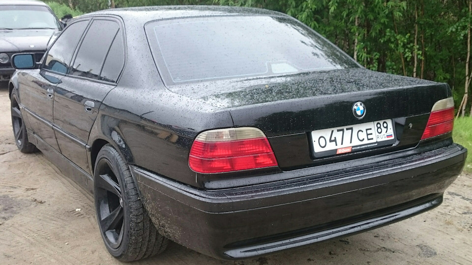 Photo from the logbook BMW 7 series (E38)