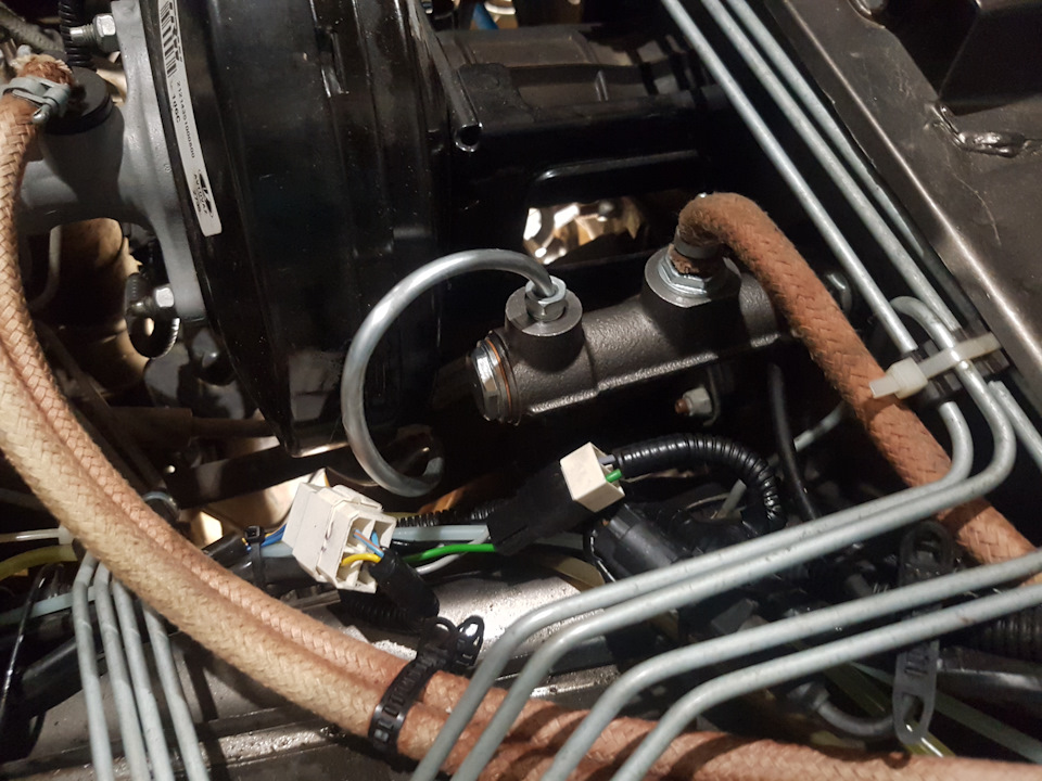 Как открутить шланг сцепления на ниве - 94 фото