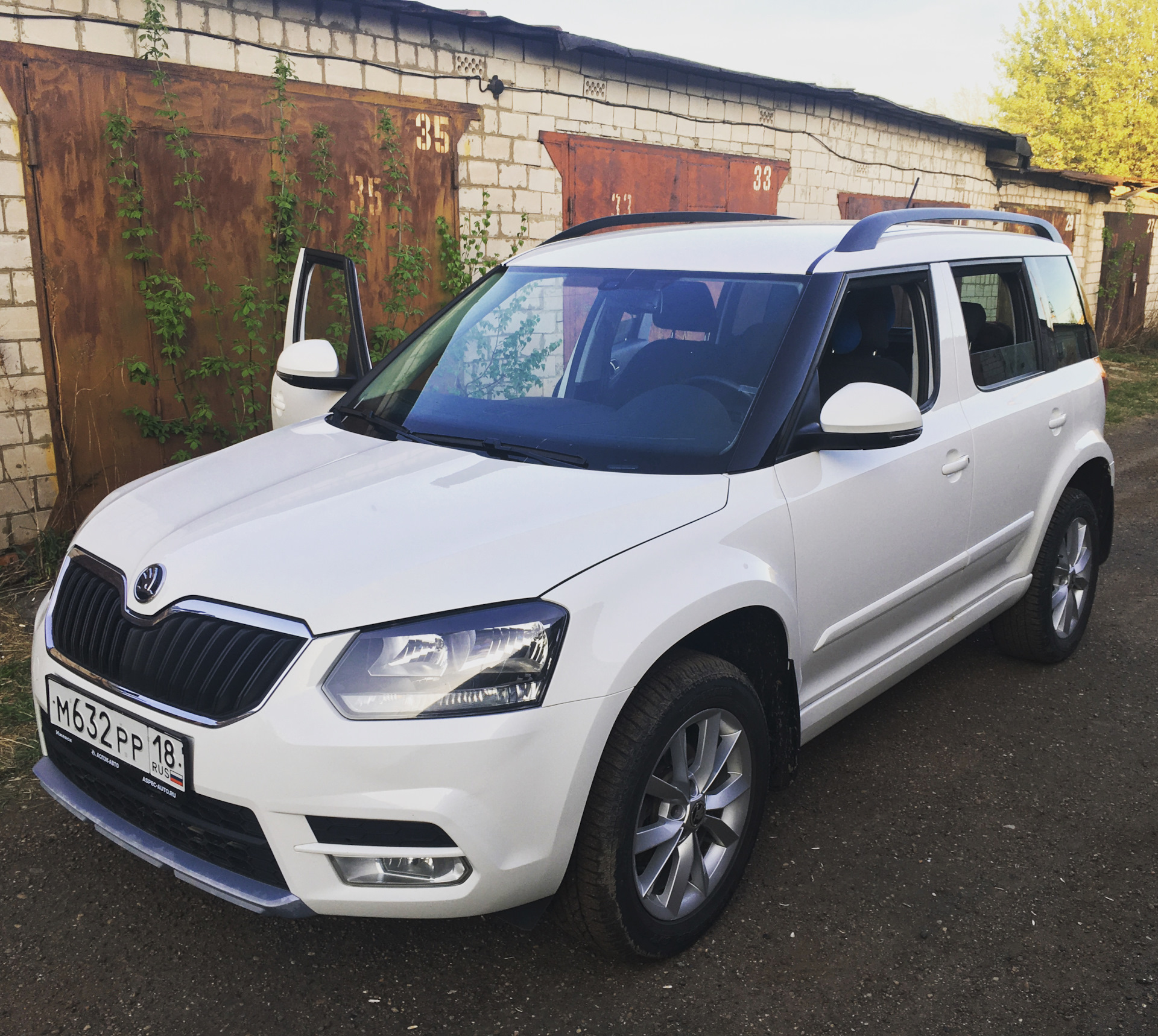 Skoda Yeti Drive 2. Шкода Йети белая. Skoda Yeti Club TG. Шкода зимой.