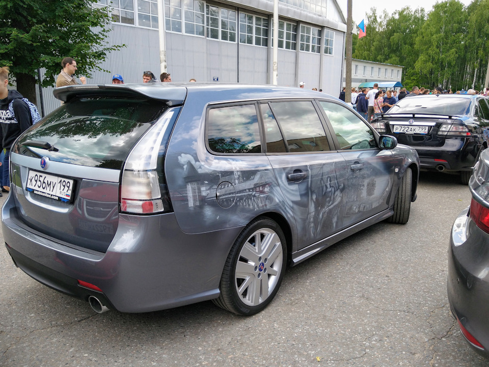 Расписной вагон на отменных колёсах — Saab 9-3 (1G)