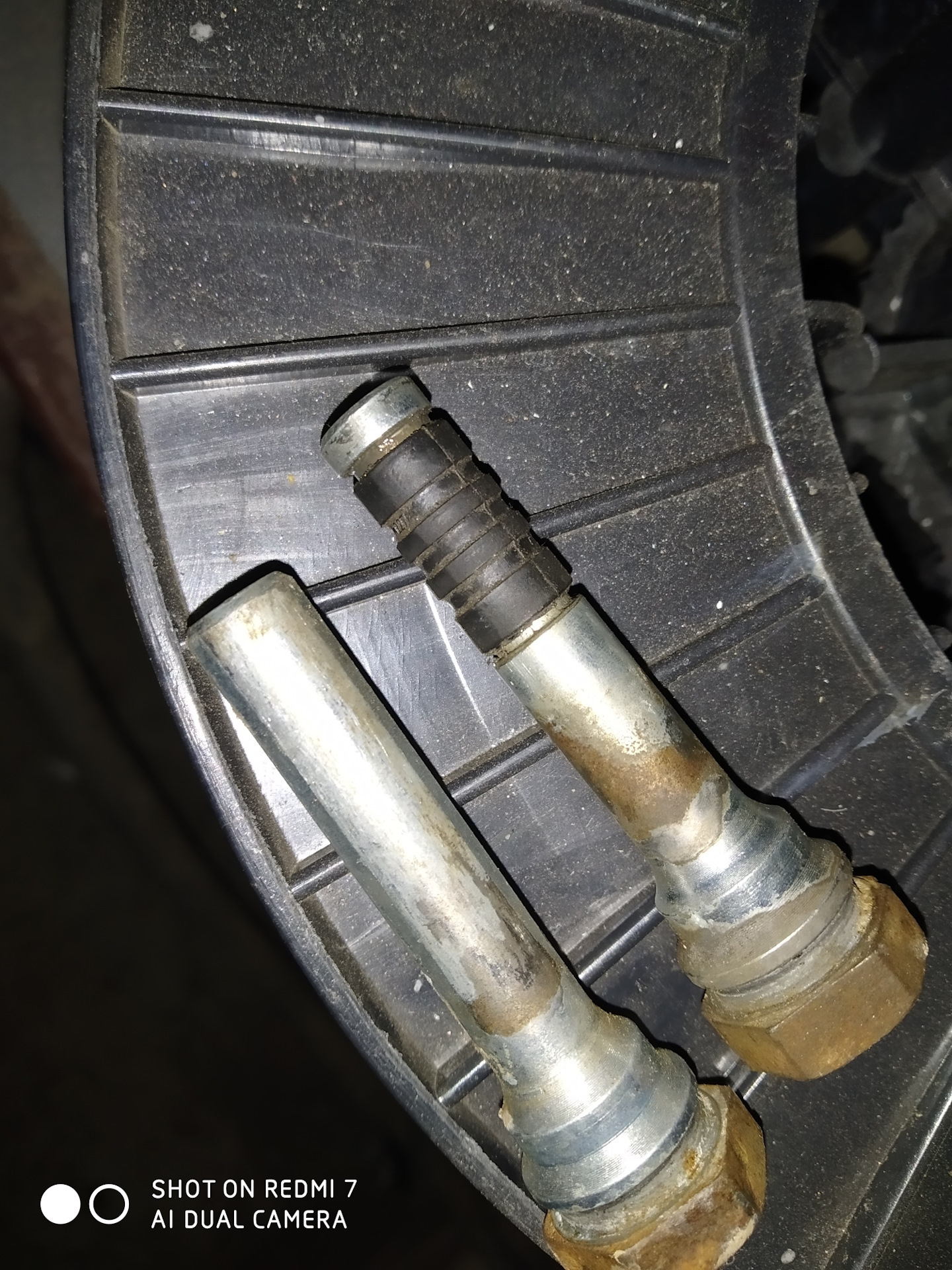 Задний суппорт пежо 307 направляющие. Направляющие суппортов opel astra j. Направляющие суппорта skoda octavia. Направляющие суппорта opel astra g. Направляющие суппорта шевроле круз 1.