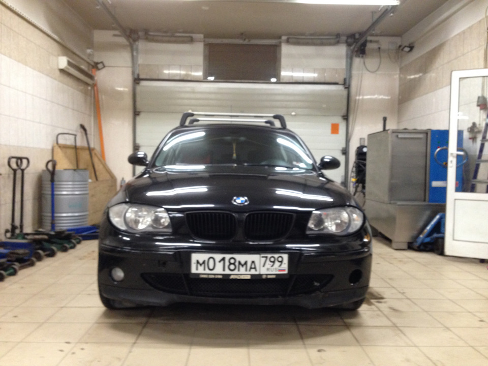 Установка верхнего багажника ( поперечен) — BMW 1 series (E81/E87), 2 л ...