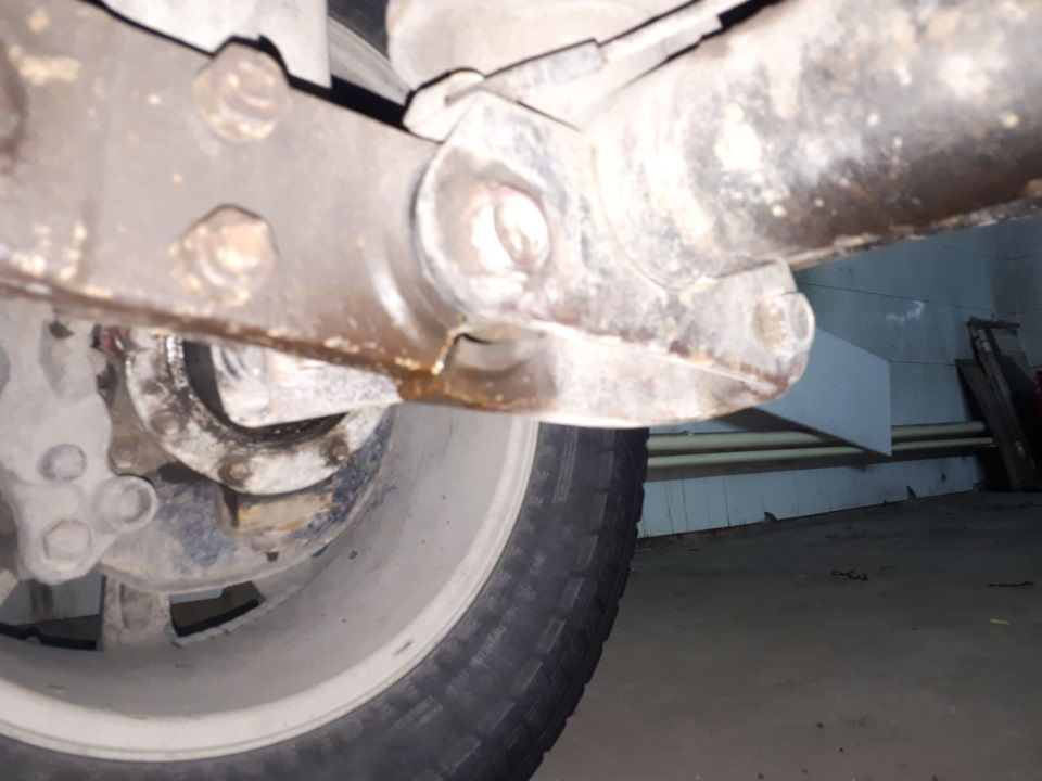 Лопнула продольная тяга. — УАЗ Pickup, 2,7 л., 2011 года | поломка | DRIVE2