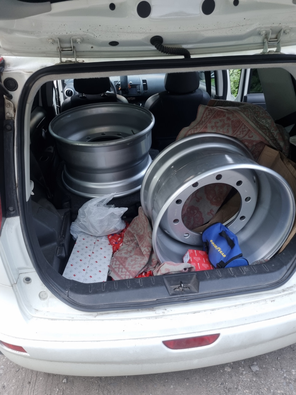 Задние колодки. Снова лопнула пружина — Nissan Note (1G), 1,4 л, 2013 ...