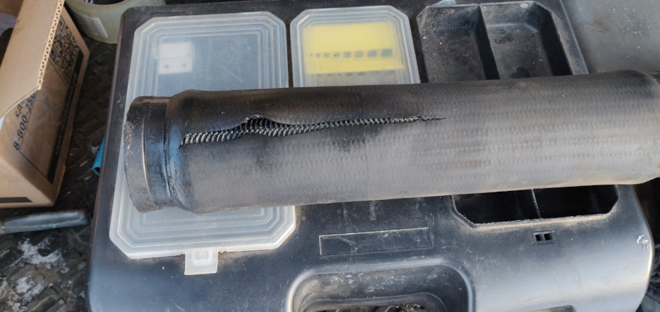 Лопнул патрубок интеркулера — Chevrolet Captiva (1G), 2,2 л, 2012 года ...