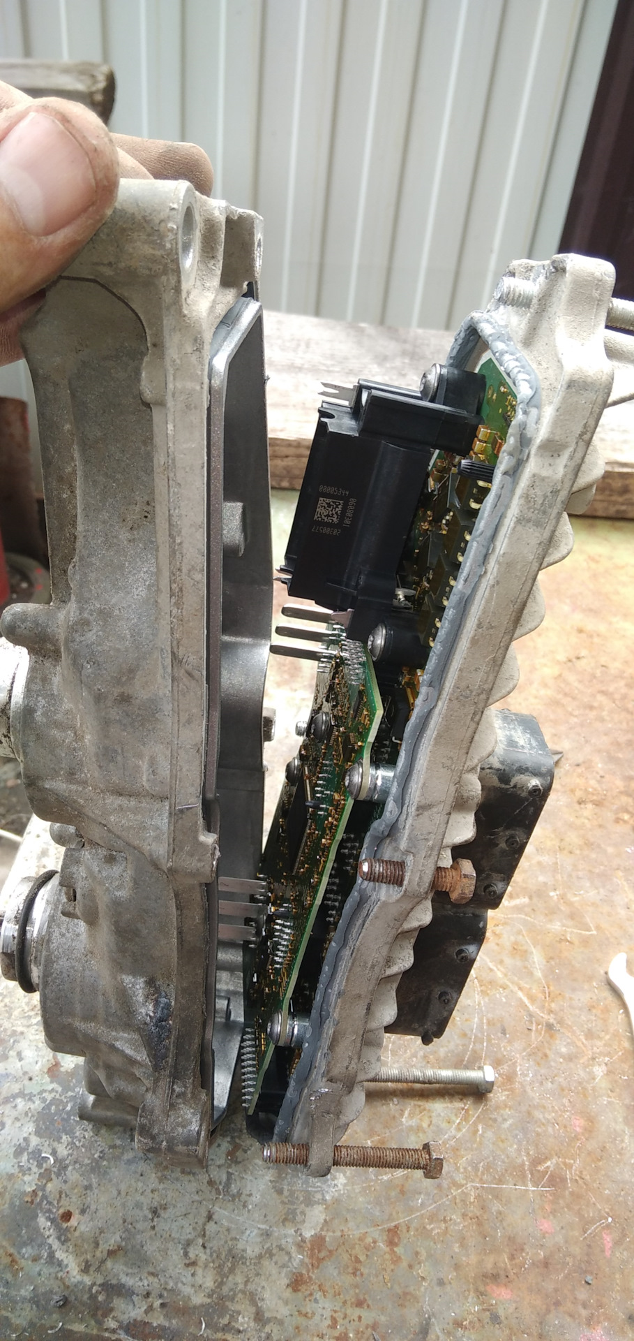 Вскрытие блока ТСМ — Ford Focus III Hatchback, 2 л, 2011 года ...