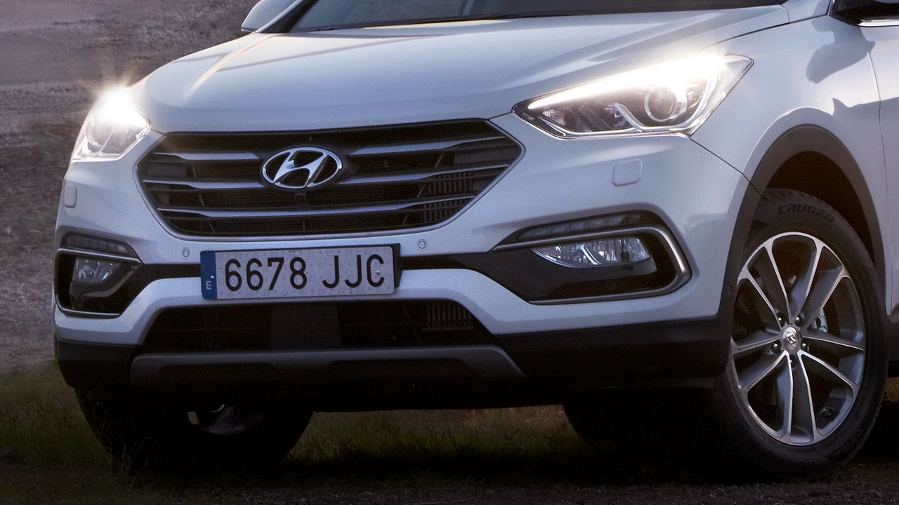Фары хендай санта фе 3. Hyundai santa fe 2013. санта фе 2013 галоген. santa fe 3 лампы ближнего света. мерцание лампы санта фе 3.