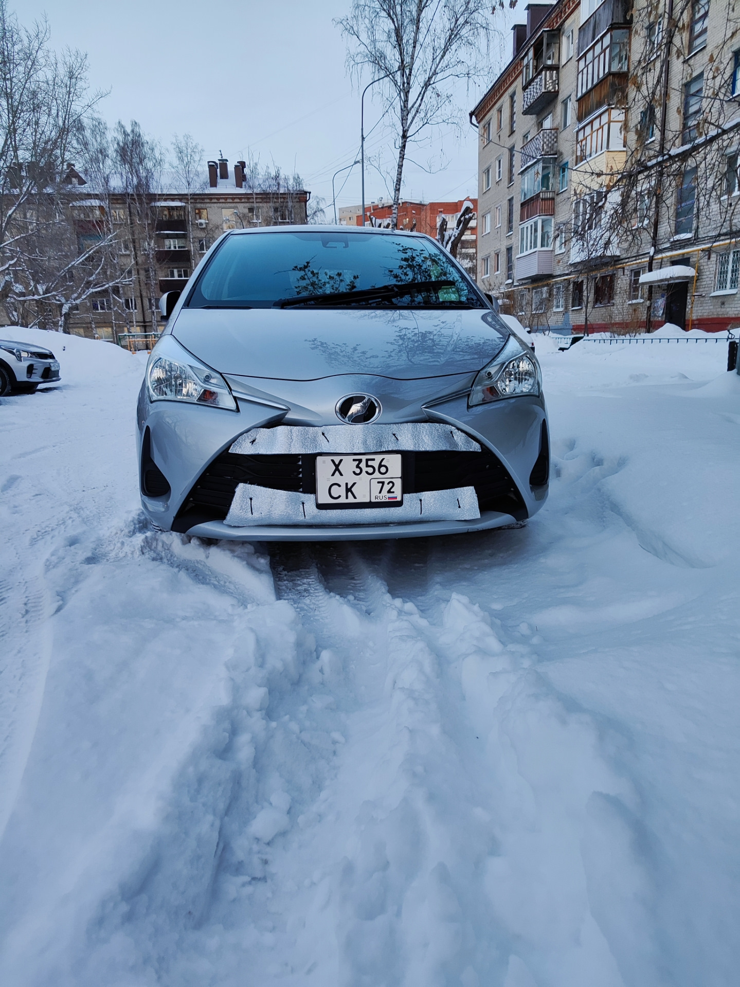 Сделал маску😷 — Toyota Vitz (130), 1 л, 2019 года | просто так | DRIVE2