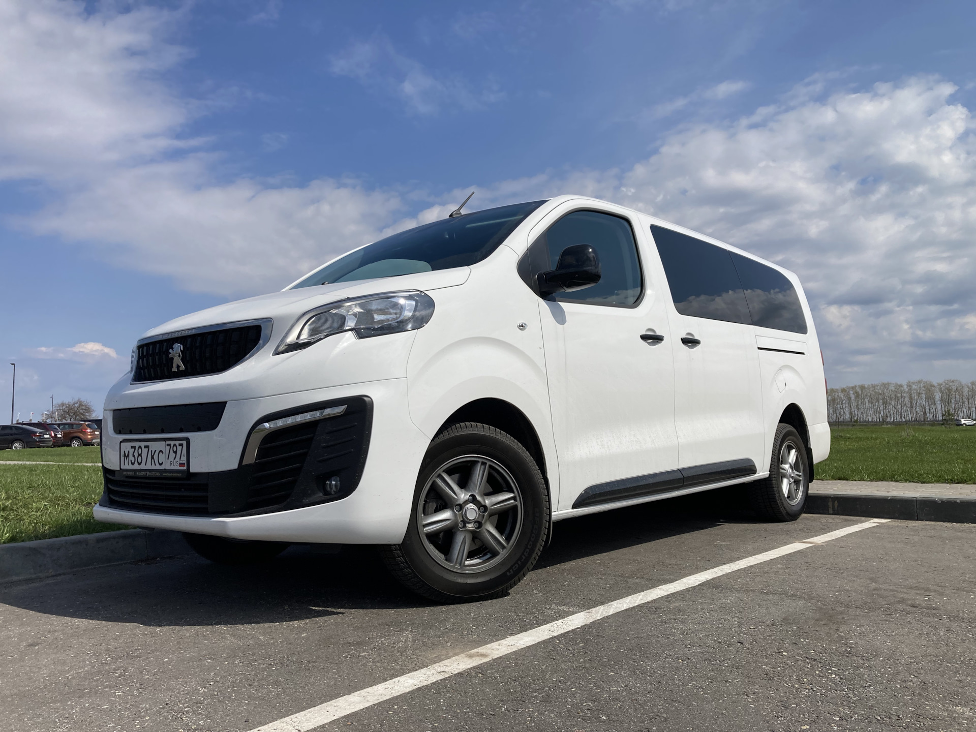 0 at, 2021. Пежо тревеллер 2. Citroen spacetourer feel xl. 0 дизель. Peugeot 2021 года.