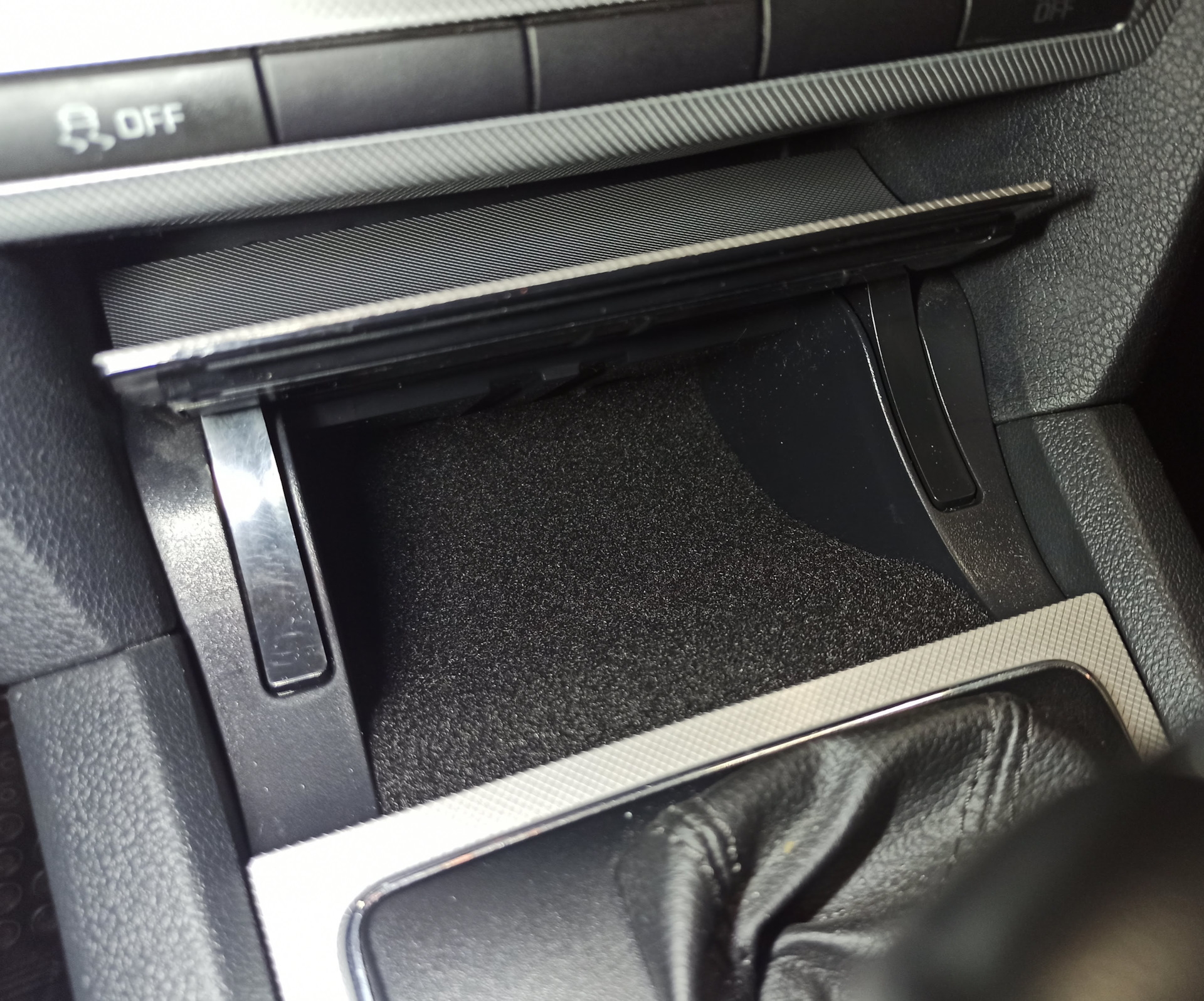 Как снять пепельницу шкода октавия Убираем пепельницу - Skoda Octavia A5 Mk2, 1,8 л, 2013 года аксессуары DRIVE2