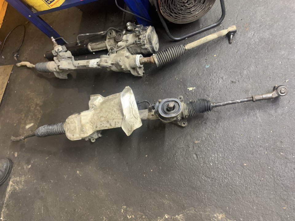 Стук рейки рулевой, тряска двигателя — Volkswagen Jetta V, 1,6 л, 2010 ...