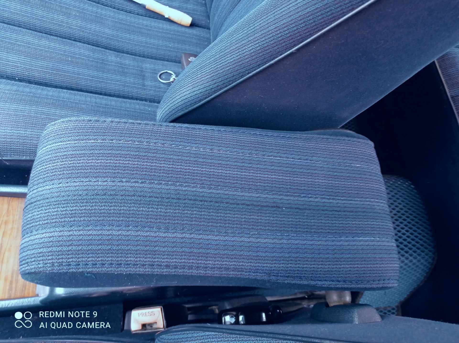 Реанимировал подлокотник — Mercedes-Benz E-class (W124), 2 л., 1988 ...