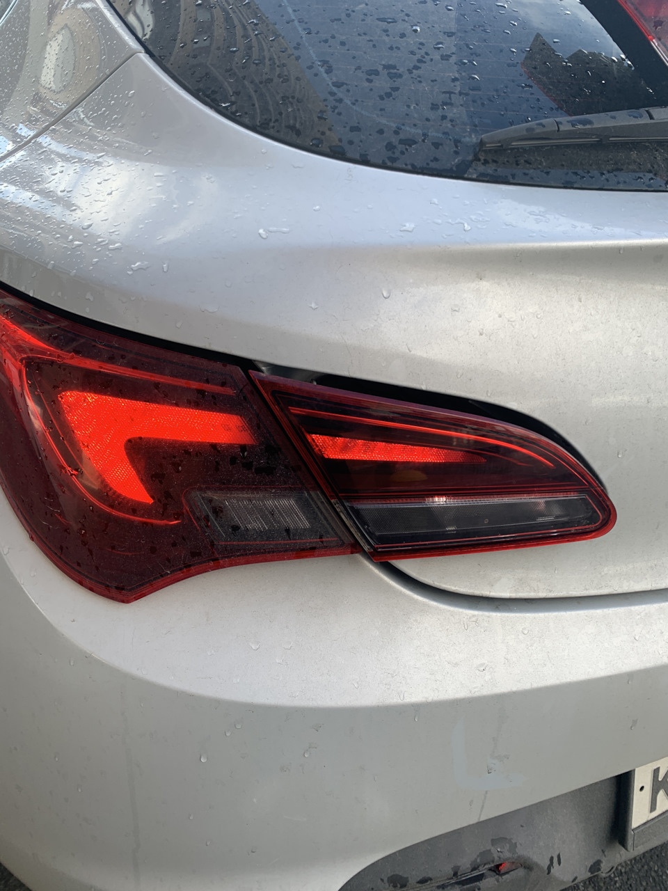 Не горит задний габаритный фонарь — Opel Astra J GTC, 1,4 л, 2013 года ...