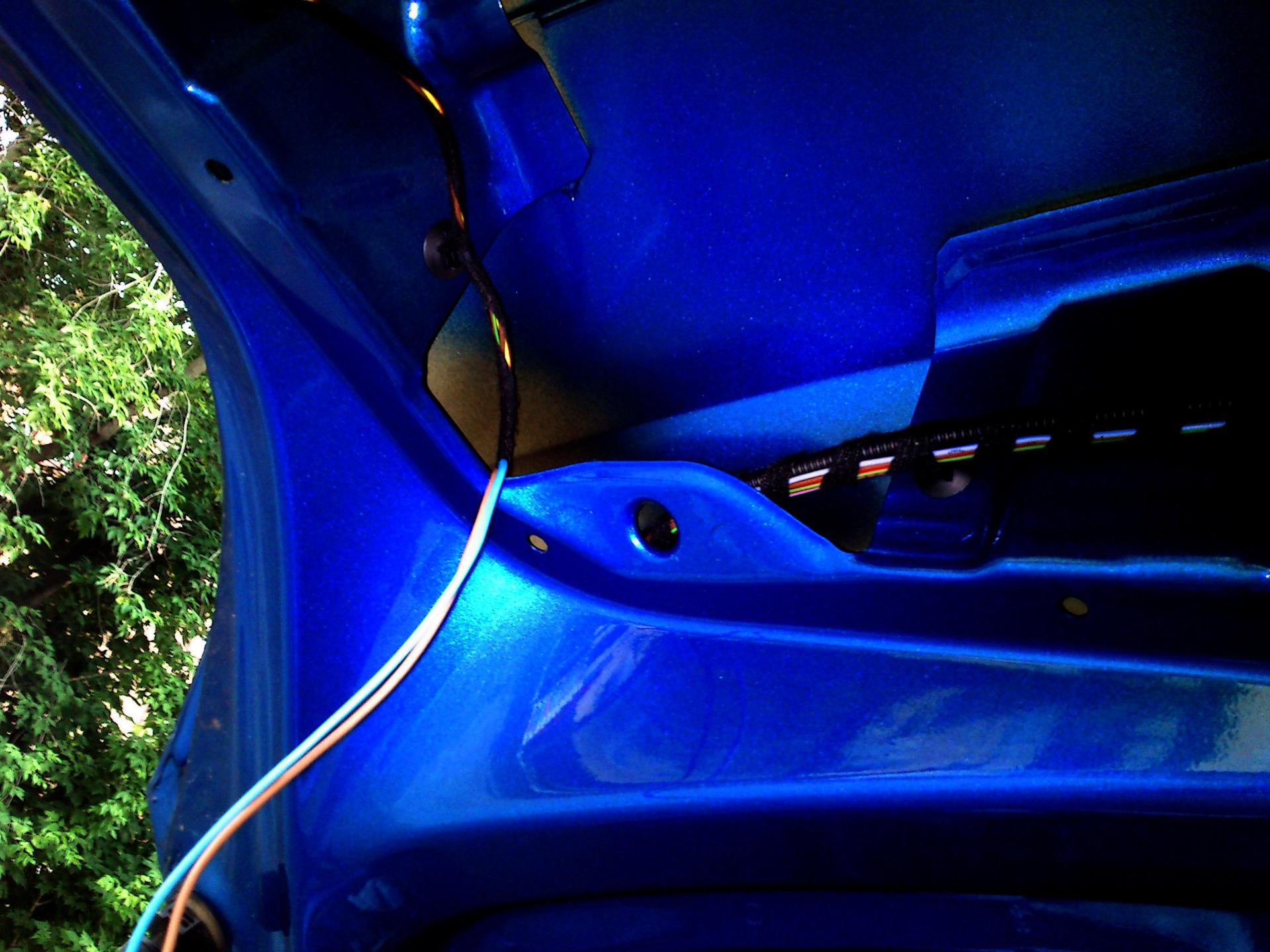 Подсветка багажника Skoda Fabia. Подсветка багажника версо. Подсветка багажника x5 e53. Подсветка багажника Церато 4.