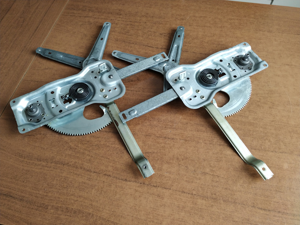 механические стеклоподъемники е34 комплектация. Bmw e34 задние стеклоподъемники. ручной стеклоподъемник бмв е34. эсп бмв е34. Bmw e34 стеклоподъемники.