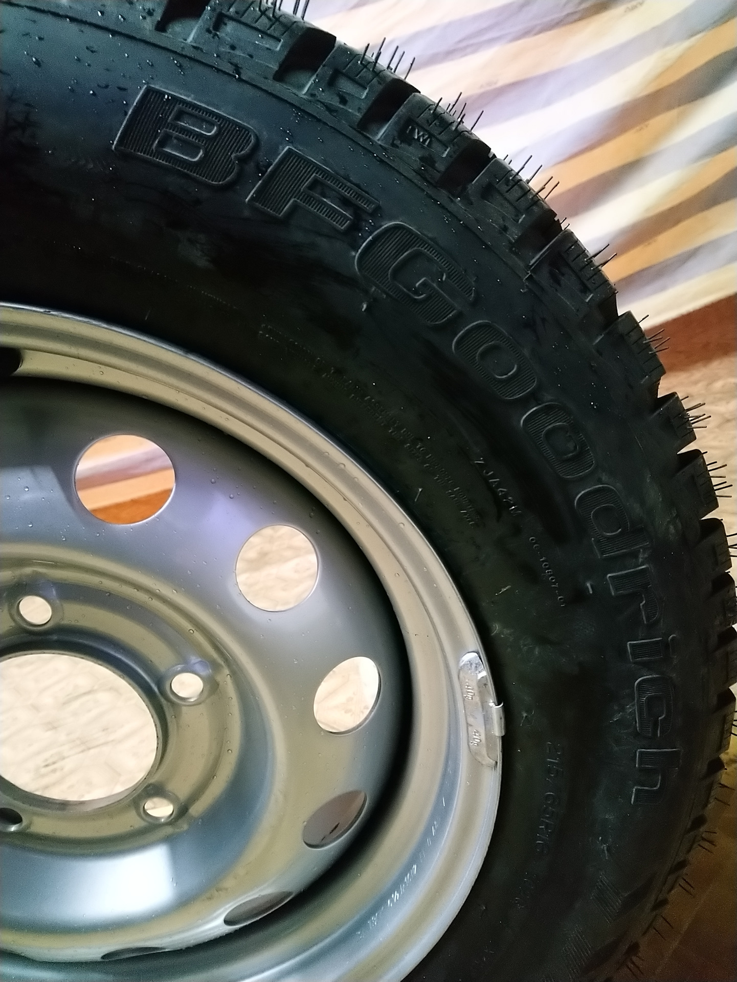 Резина Зимняя 215/65 r16 — Lada 4x4 3D, 1,7 л, 2016 года | шины | DRIVE2