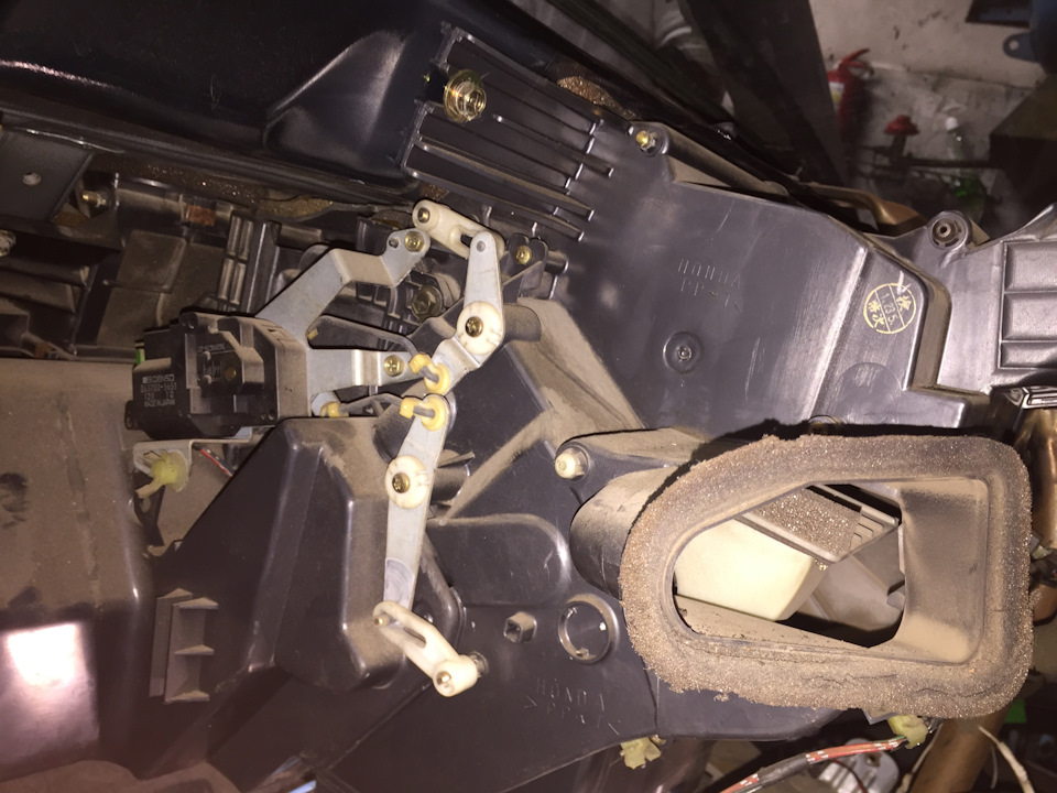 Заглушка фильтра печки HR-V - Honda HR-V (1G), 1,6 л, 2000 года аксессуары DRIVE