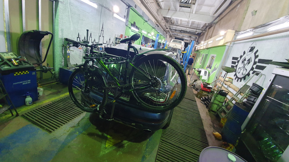 Велосипед, как средство передвижения на расстояния до 30 км вполне подходит — Audi Q7 (1G)