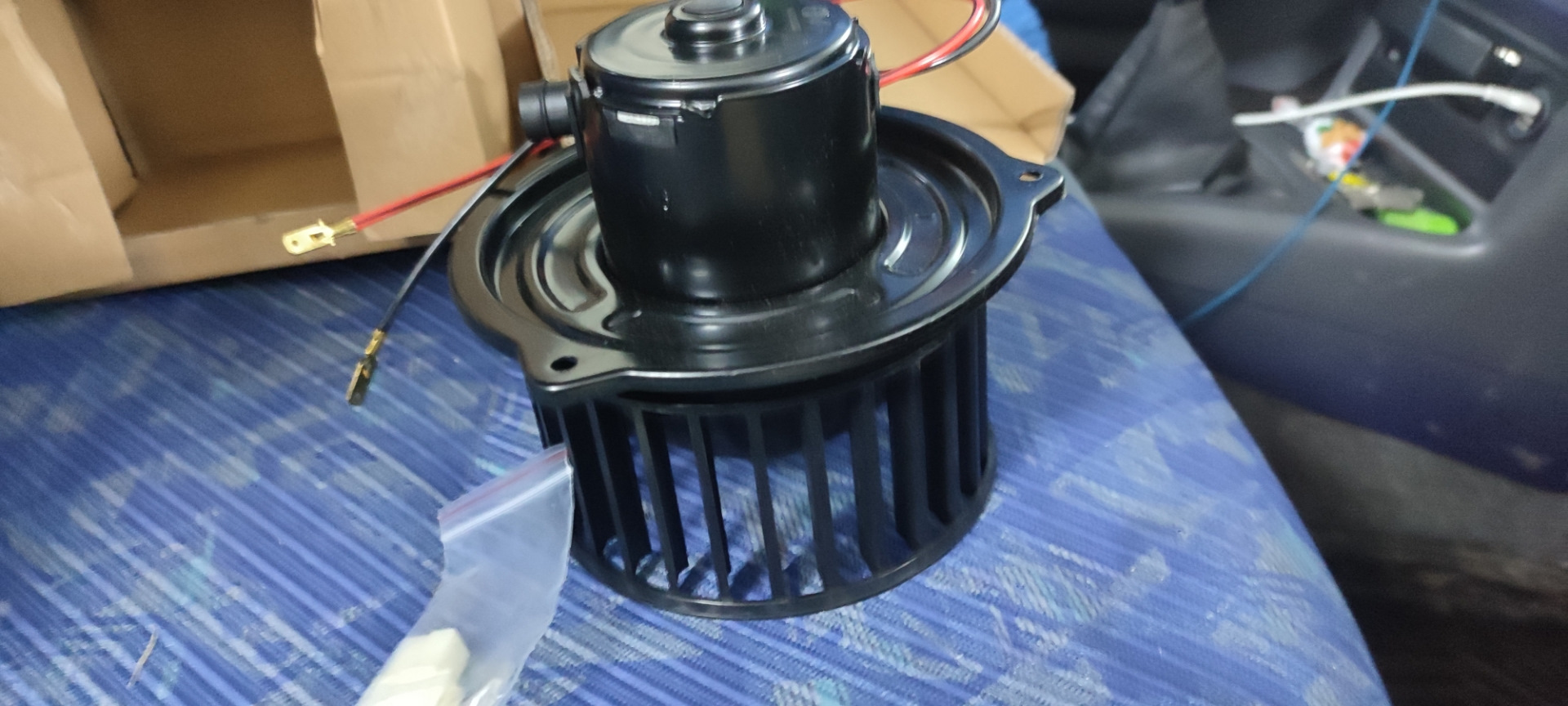 электродвигатель печки ваз 2101. мотор отопителя ваз 1118 без кондиционера. характеристики мотора печки. втулка мотора печки ваз 2108. мотор отопителя газ 12в.