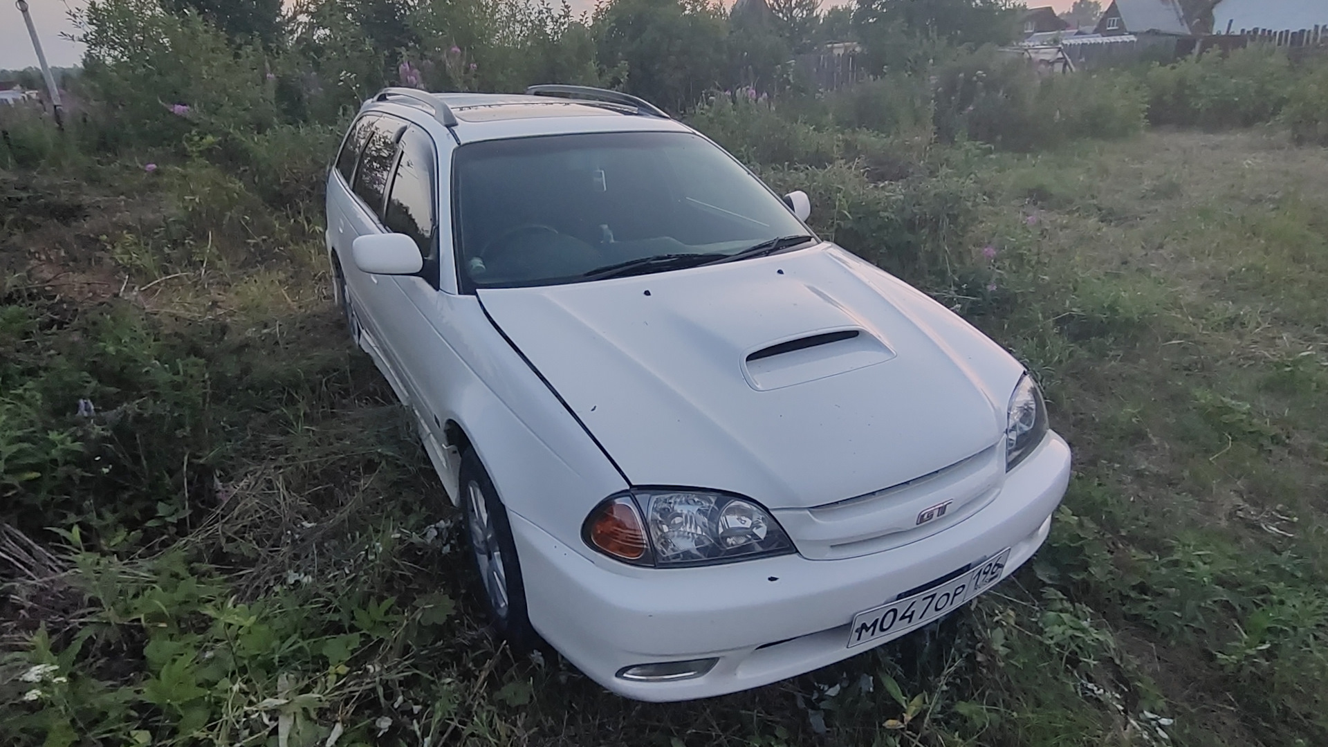 Toyota Caldina 3