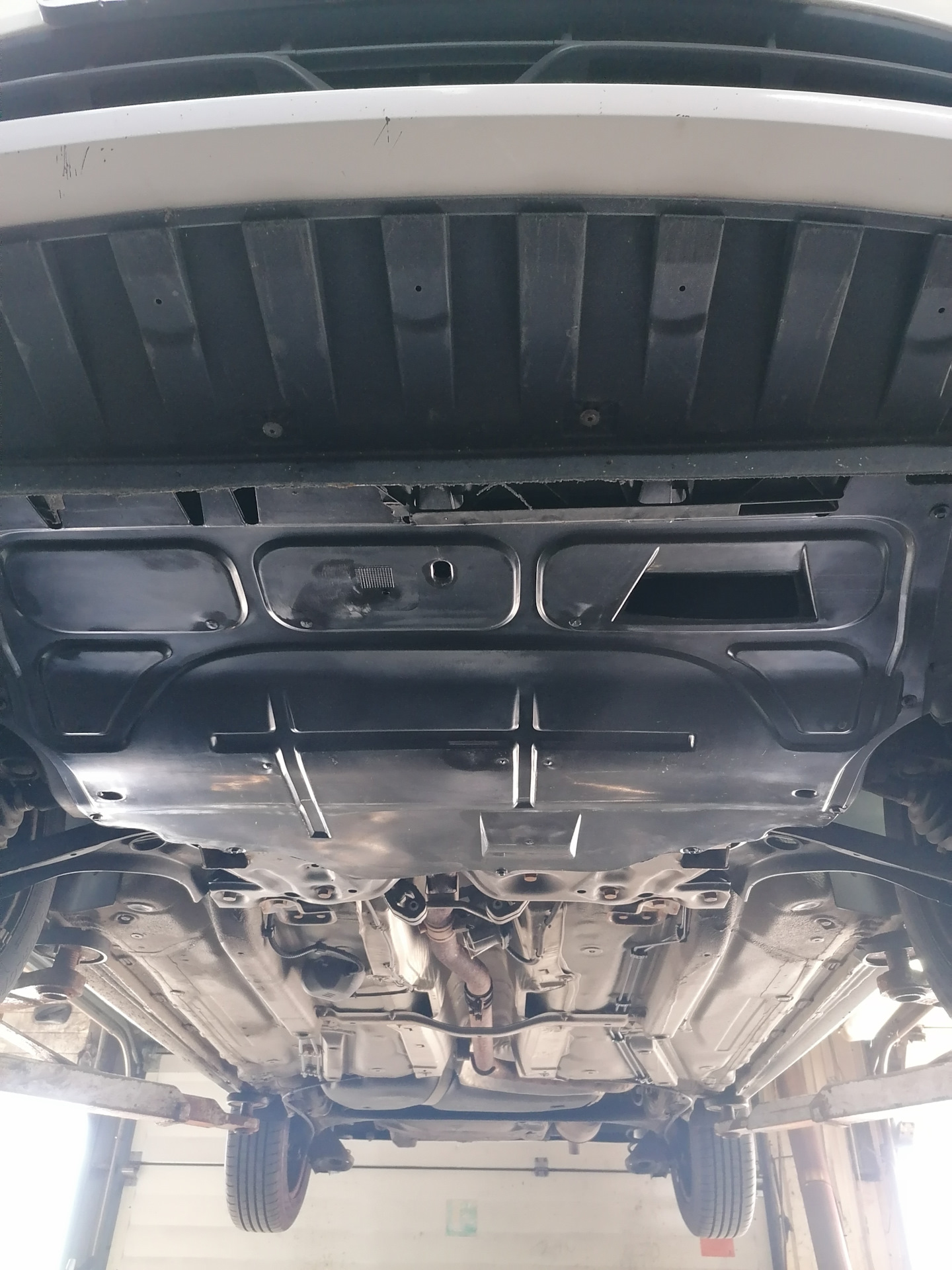 Защита двигателя — Skoda Fabia Combi Mk3, 1,4 л, 2016 года | визит на ...