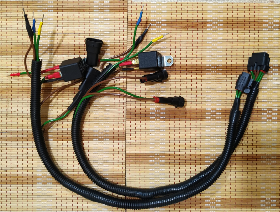 Переходник с реле, но пока без фишки (ДХО, габарит и поворотника), едет а Алика — Nissan Qashqai (2G)