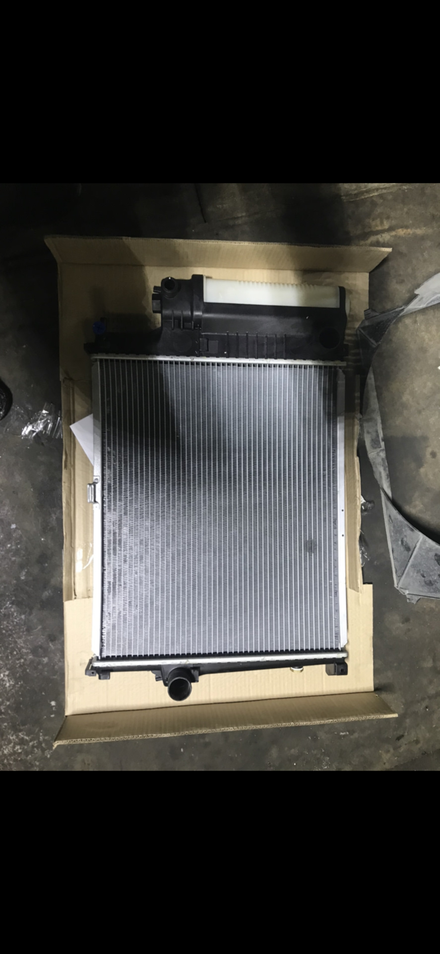 Установка нового радиатора Behr-Hella 8MK 376 713-081 — BMW 5 series ...