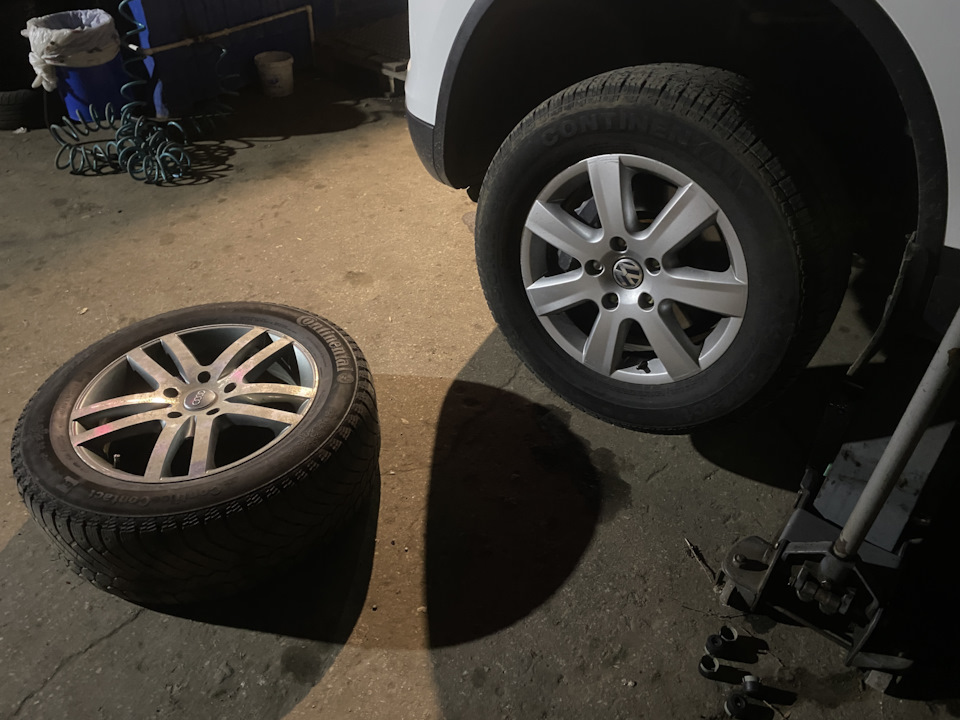 #22 Поменял диски на r18 — Volkswagen Touareg (2G), 3,6 л, 2012 года ...