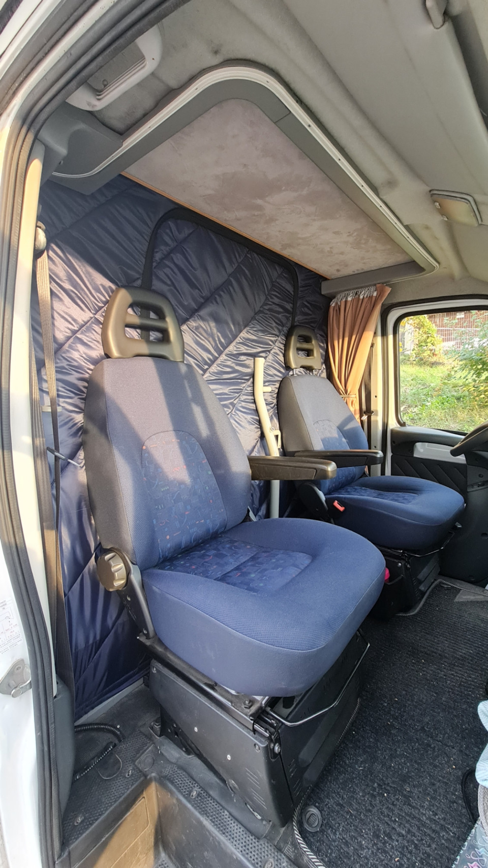 Зимняя шторка в кабину автодома — FIAT Ducato II, 2,8 л, 2005 года |  аксессуары | DRIVE2