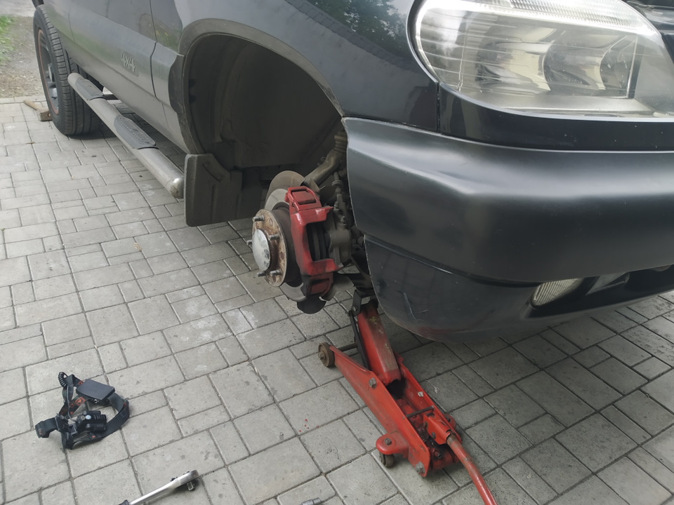 Замена датчика детонации . — Chevrolet Niva (1G), 1,7 л, 2008 года ...
