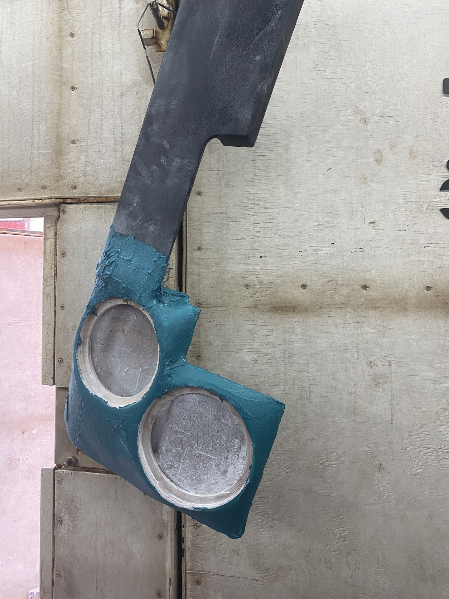 Изготовление подиумов под фронтальную акустику — Volvo 940, 2,3 л, 1992 ...