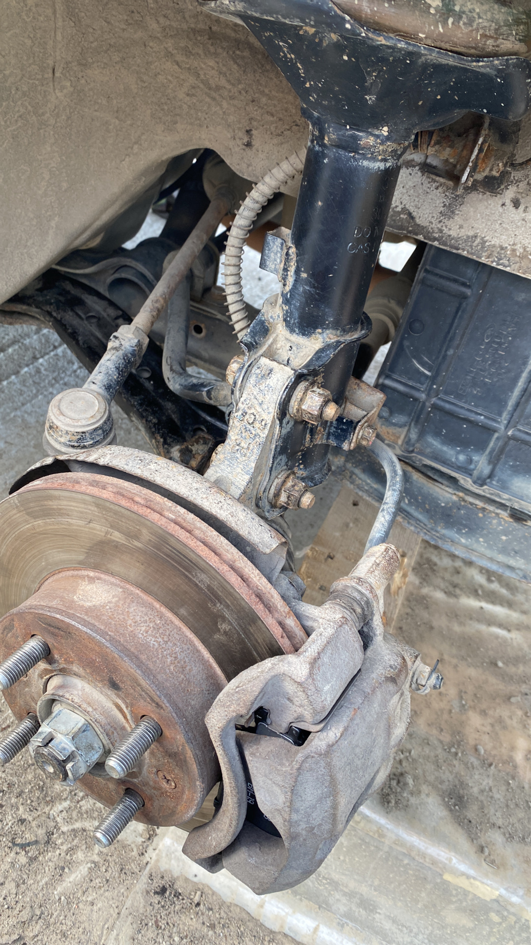 Ремонт: Замена левого ШРУСа; замена передних тормозных колодок; замена ...