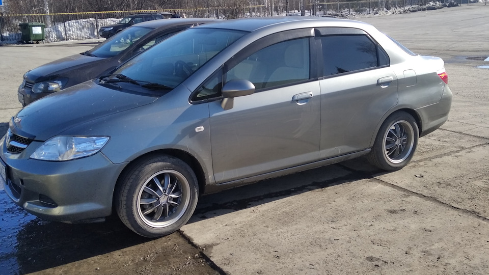 honda fit aria 2008