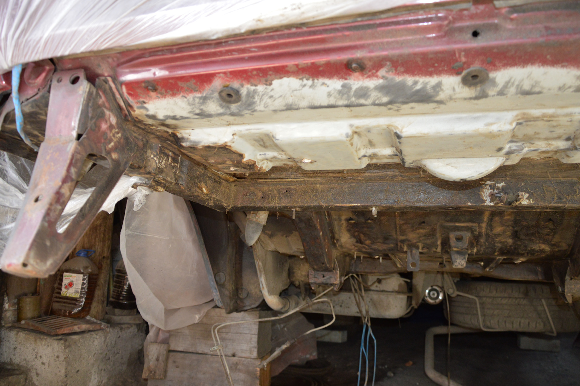 Орел днище. Орел днище. Mazda 6 gh лонжерон под днищем. Орел днище. Прим 2000 антикор.