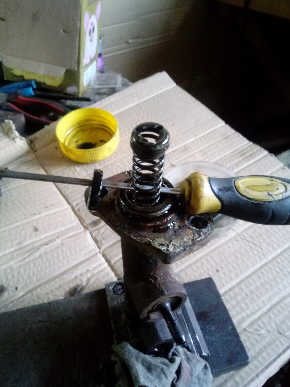 Пружинка имеет интересную шайбу — Lada 2120 Надежда