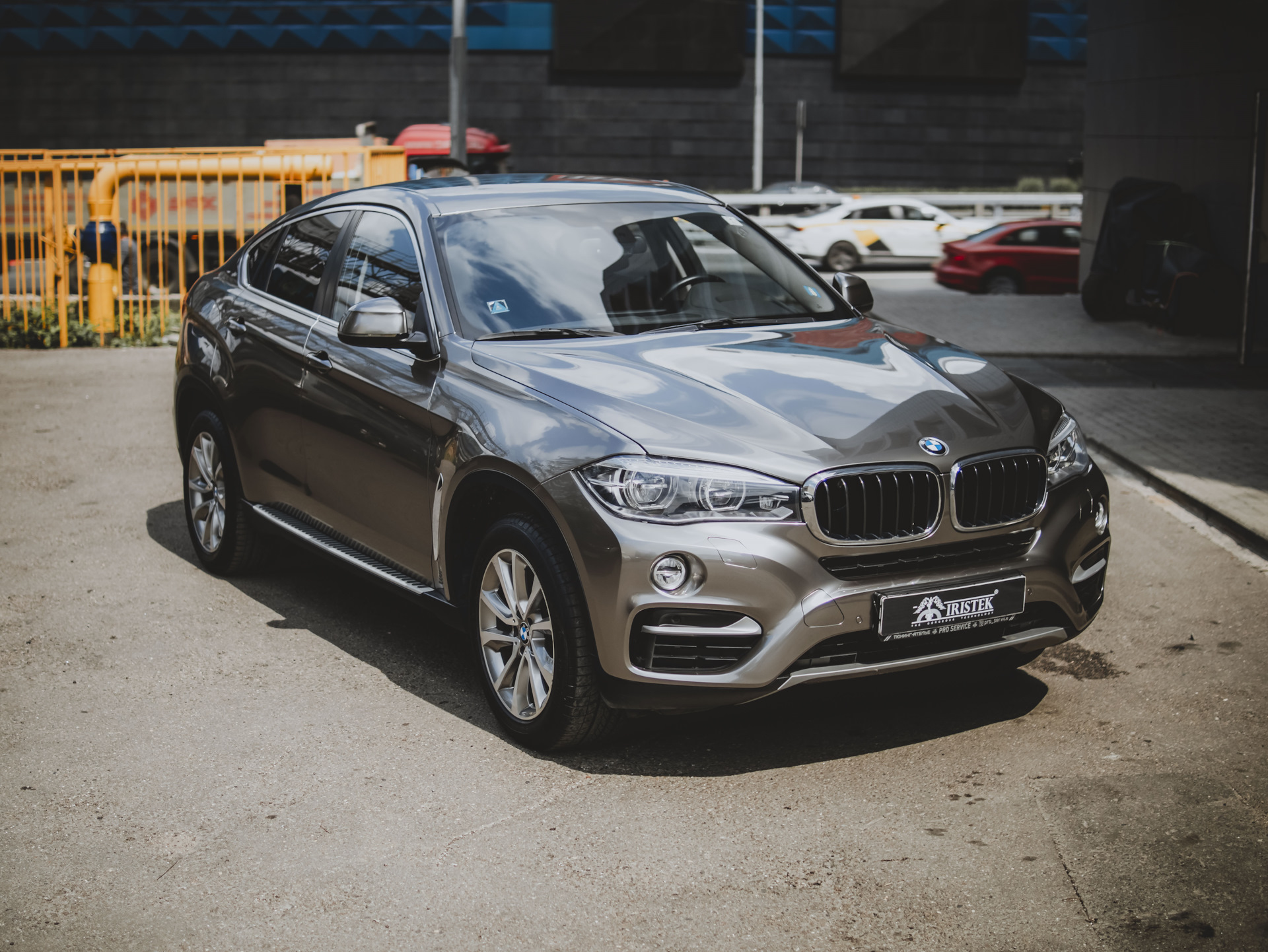 BMW X6 🚗 смена цвета (жидкий металл) — OKLEYKA.PRO на DRIVE2