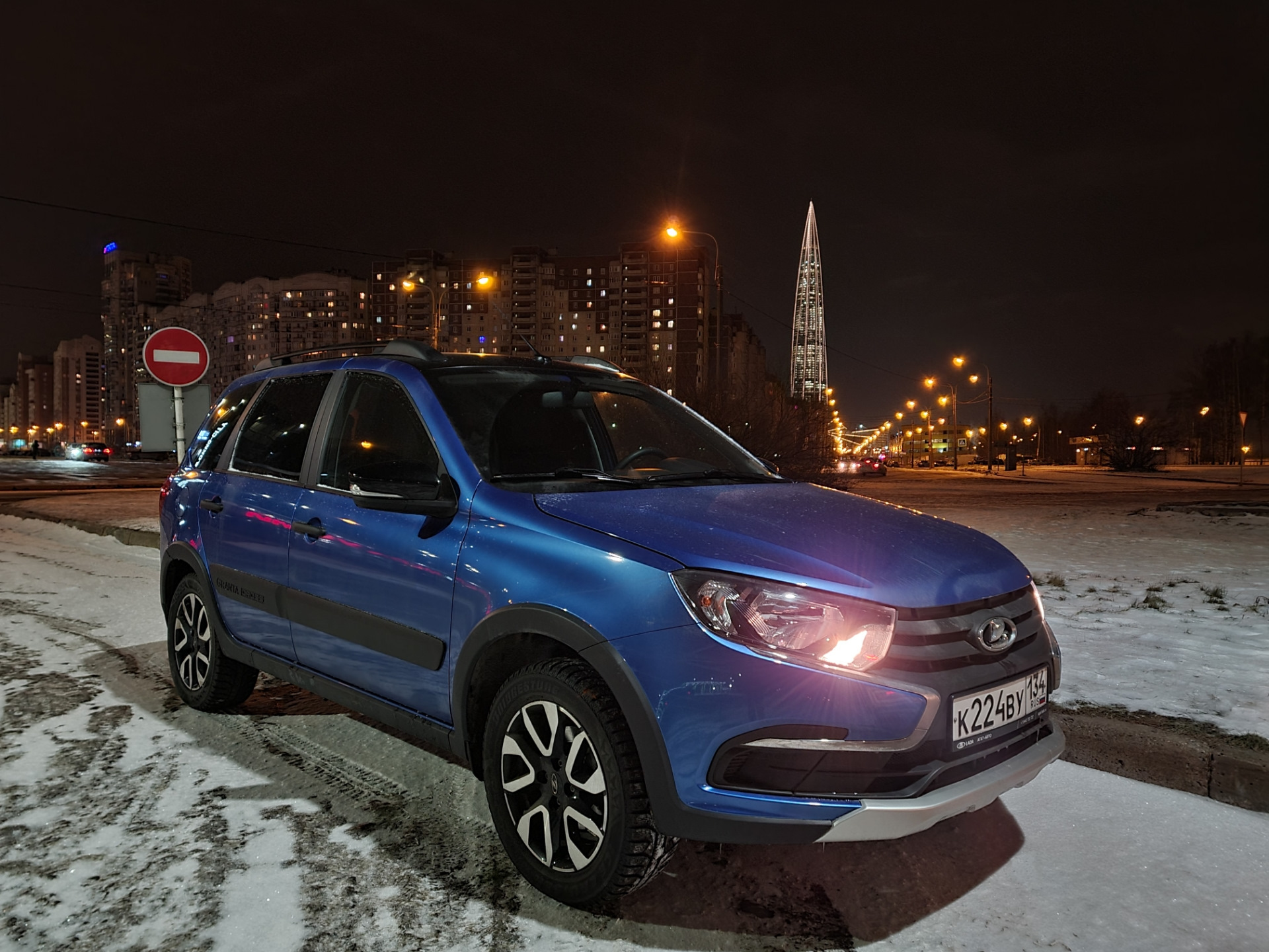 Lada Granta Cross синяя