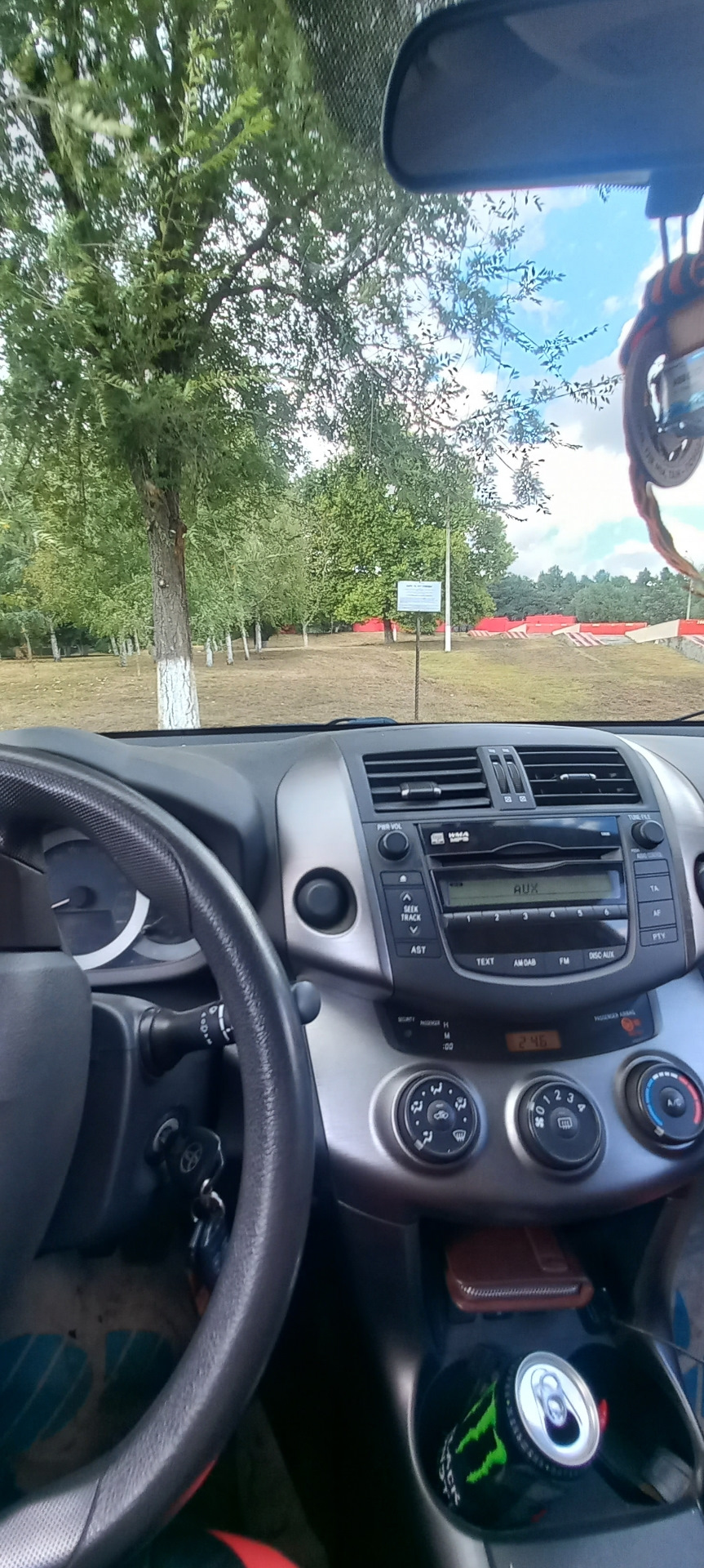 Стойки на рафаэля — Toyota RAV4 (III), 2 л, 2012 года | запчасти | DRIVE2