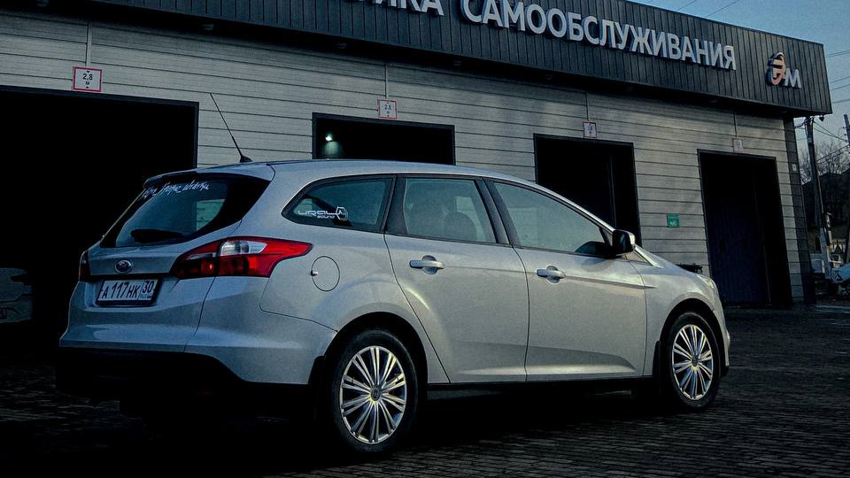 Потекла тормозная жидкость — Ford Focus III Wagon, 1,6 л, 2015 года ...