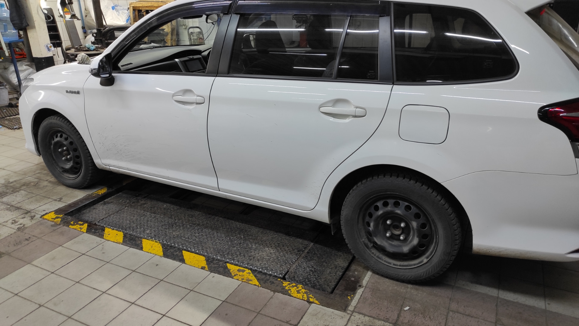 Toyota Fielder drive2