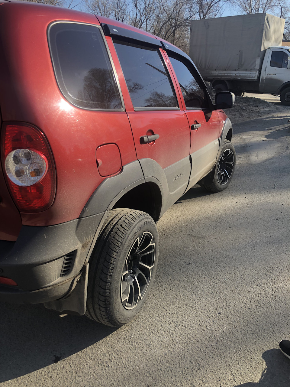 Chevrolet Niva тонированная