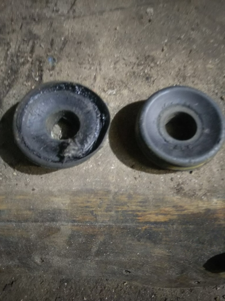 7. Вот они старые втулки( — Honda Accord (8G)