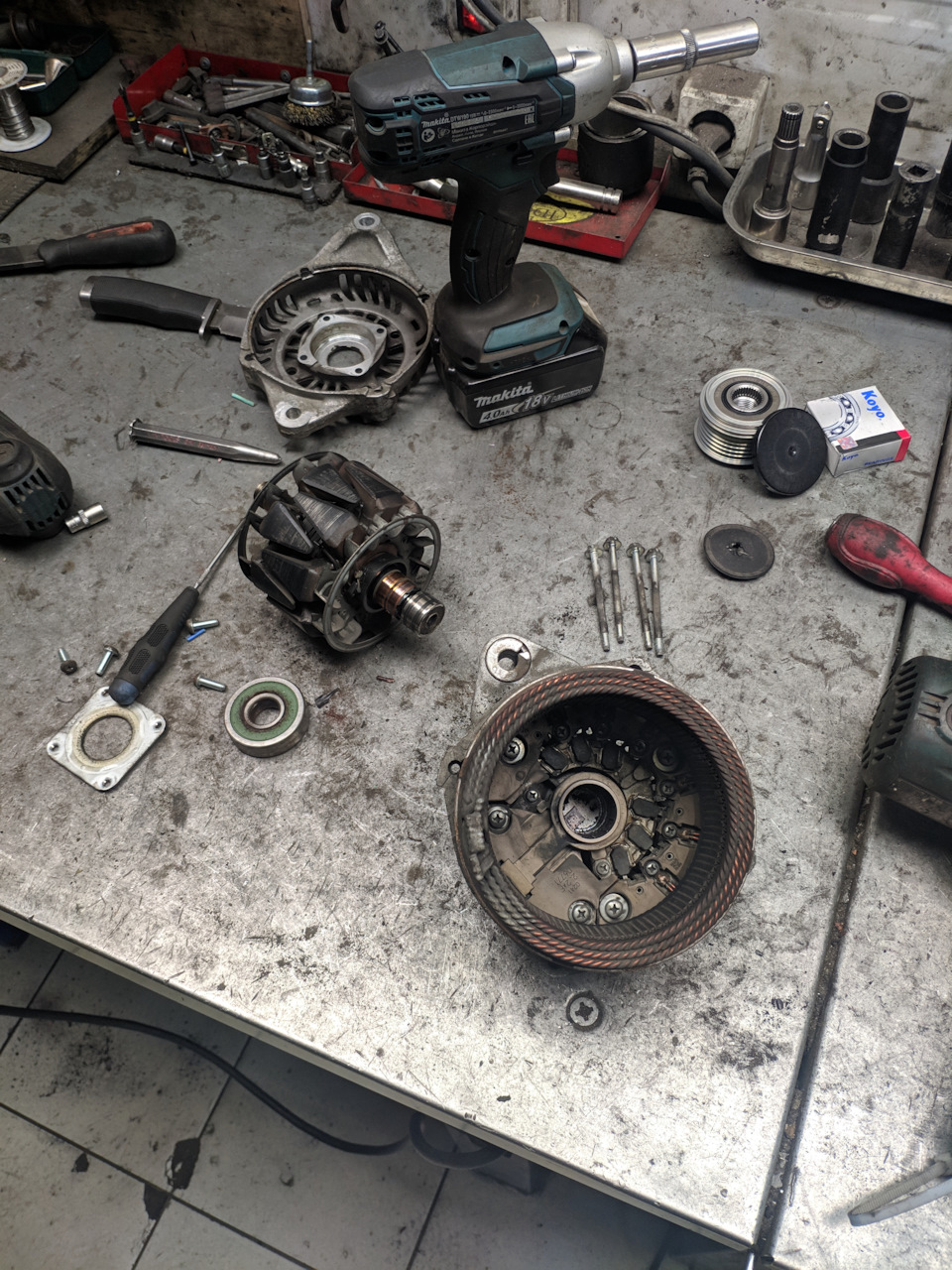 Замена обгонной муфты + ТО генератора. — Dodge Journey, 2,4 л, 2011 ...