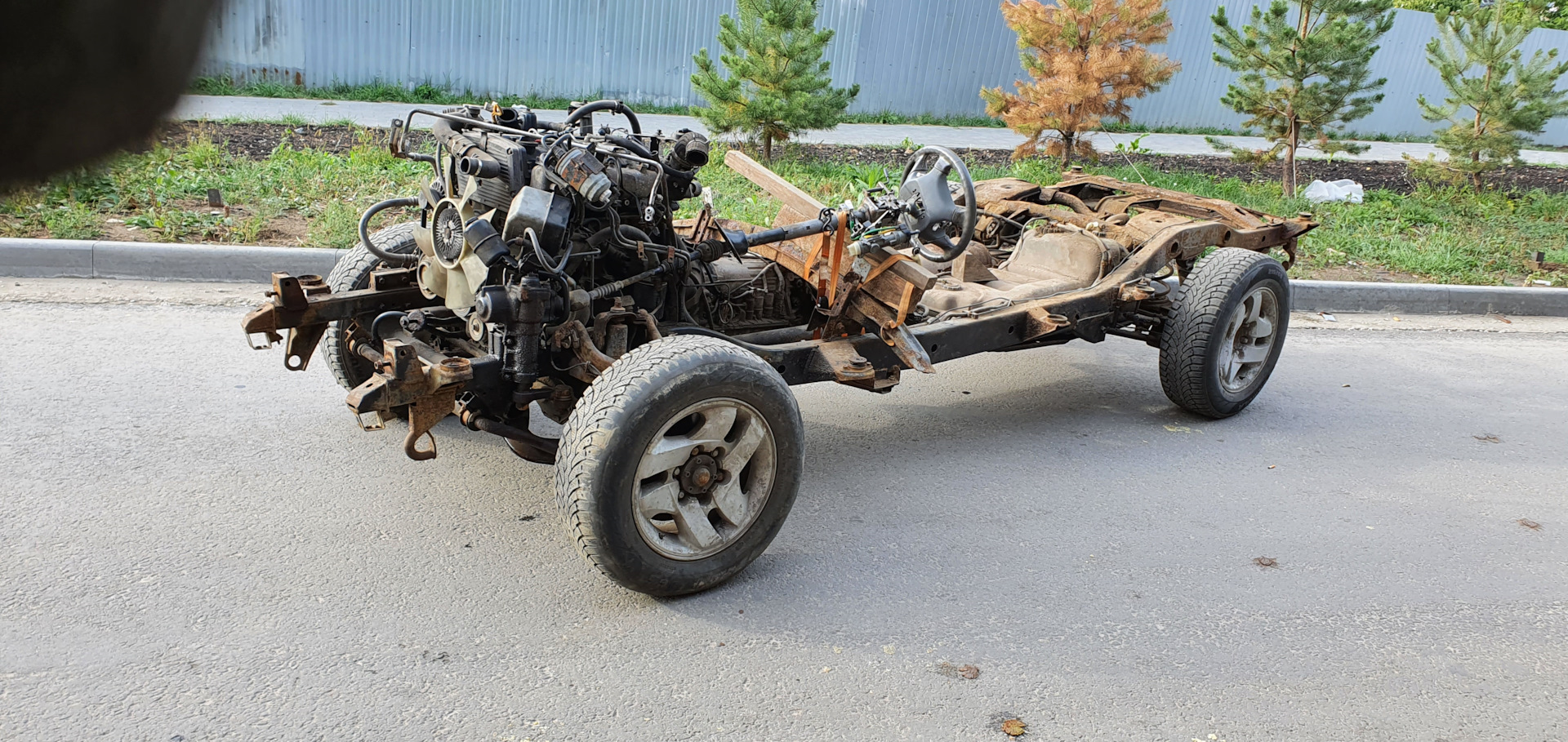 Внедорожник hyundai 2000 года. Рамные внедорожники хендай 2022. Рамный хендай. Автотор faw. Рамный внедорожник хендай галлопер.
