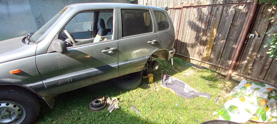 Замена полуоси — Chevrolet Niva (1G), 1,7 л, 2005 года | запчасти | DRIVE2