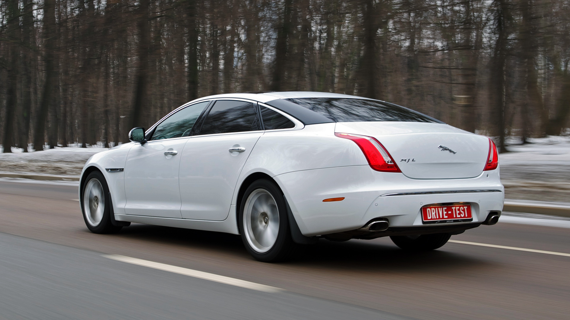 Jaguar XJ White