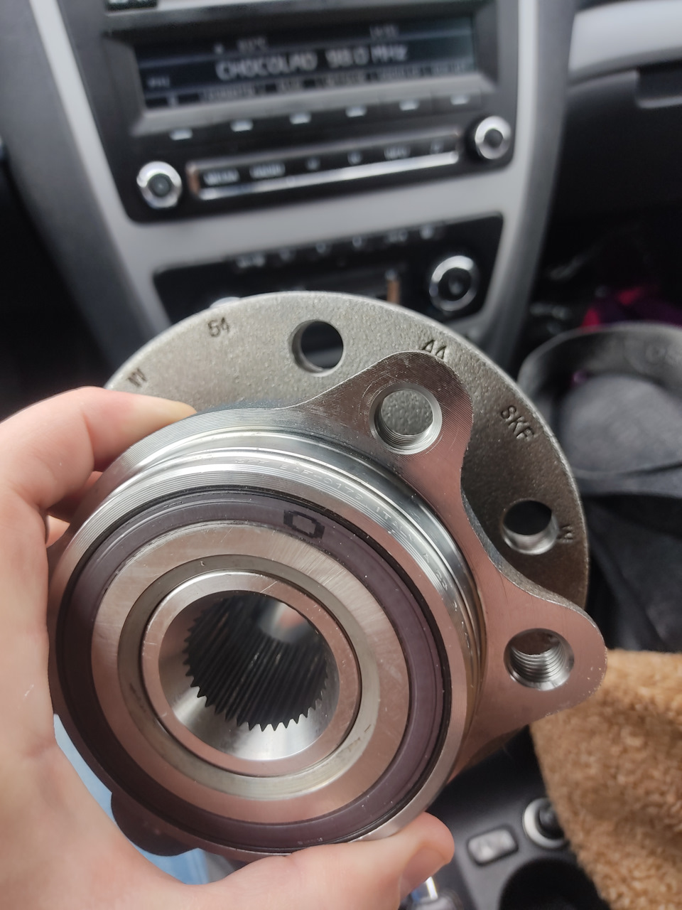 Передний левый ступичный подшипник — Skoda Octavia A5 Mk2, 1,8 л, 2012 ...