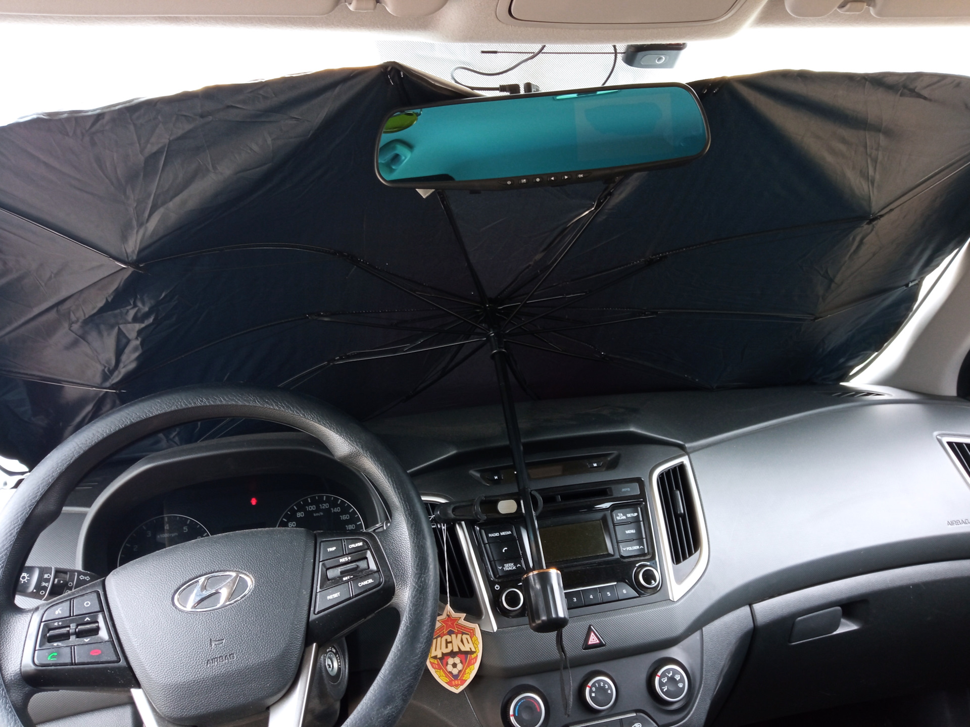 Зонт солнцезащитный на лобовое стекло. — Hyundai Creta (1G), 1,6 л ...