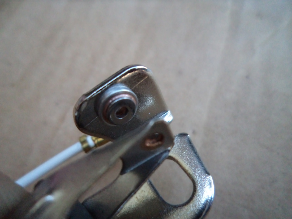 Как выглядит размыкающая часть нового контакта. — Москвич 2140